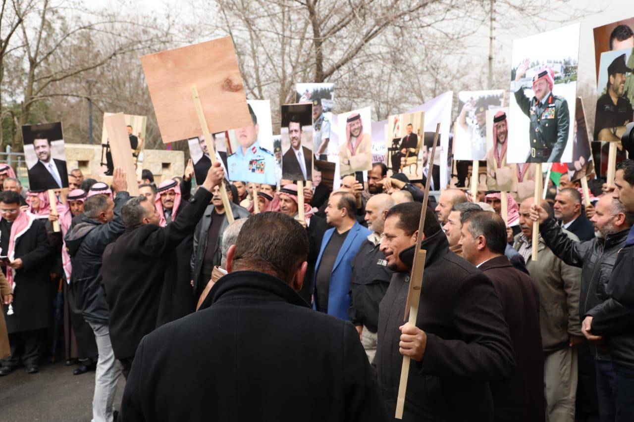 {clean_title}