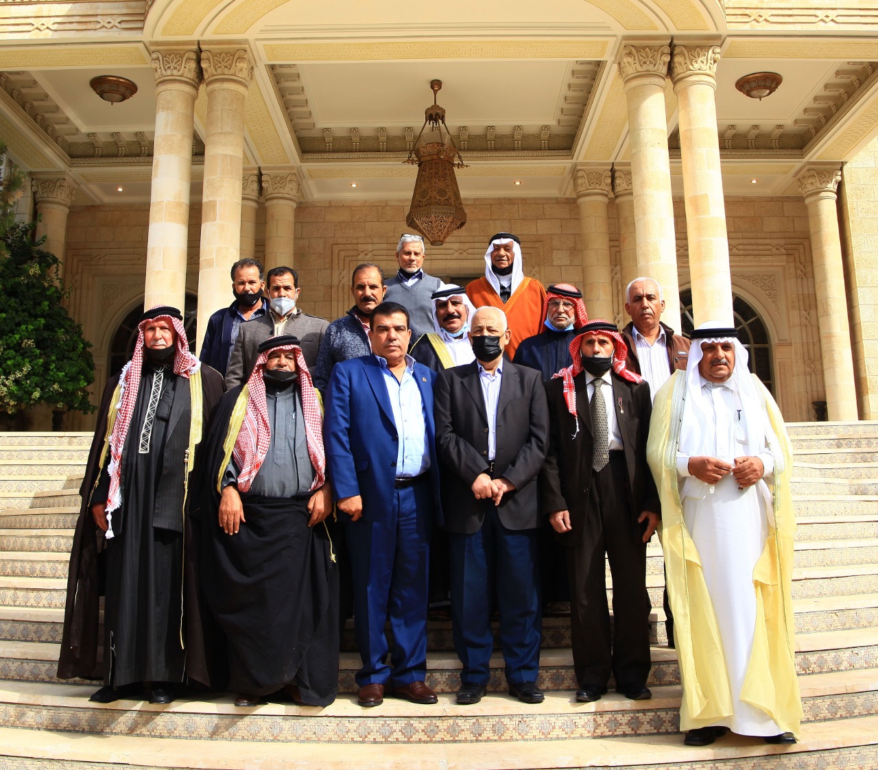 العيسوي يلتقي مجموعة من وجهاء وأهالي الطفيلة