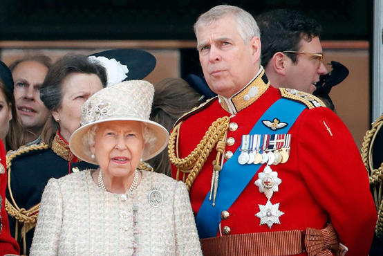 تجريد نجل ملكة بريطانيا من القابه الاميرية والعسكرية