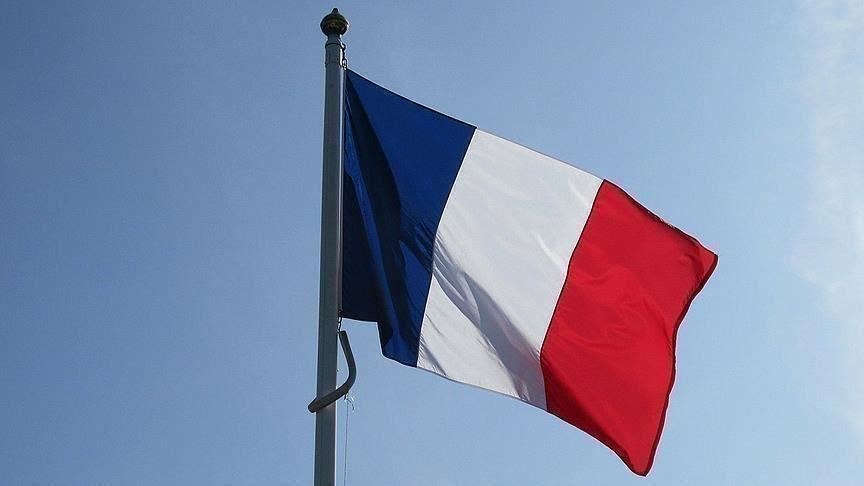 فرنسا تلغي عشرات الآلاف من الشهادات الصحية الخاصة بفيروس كورونا