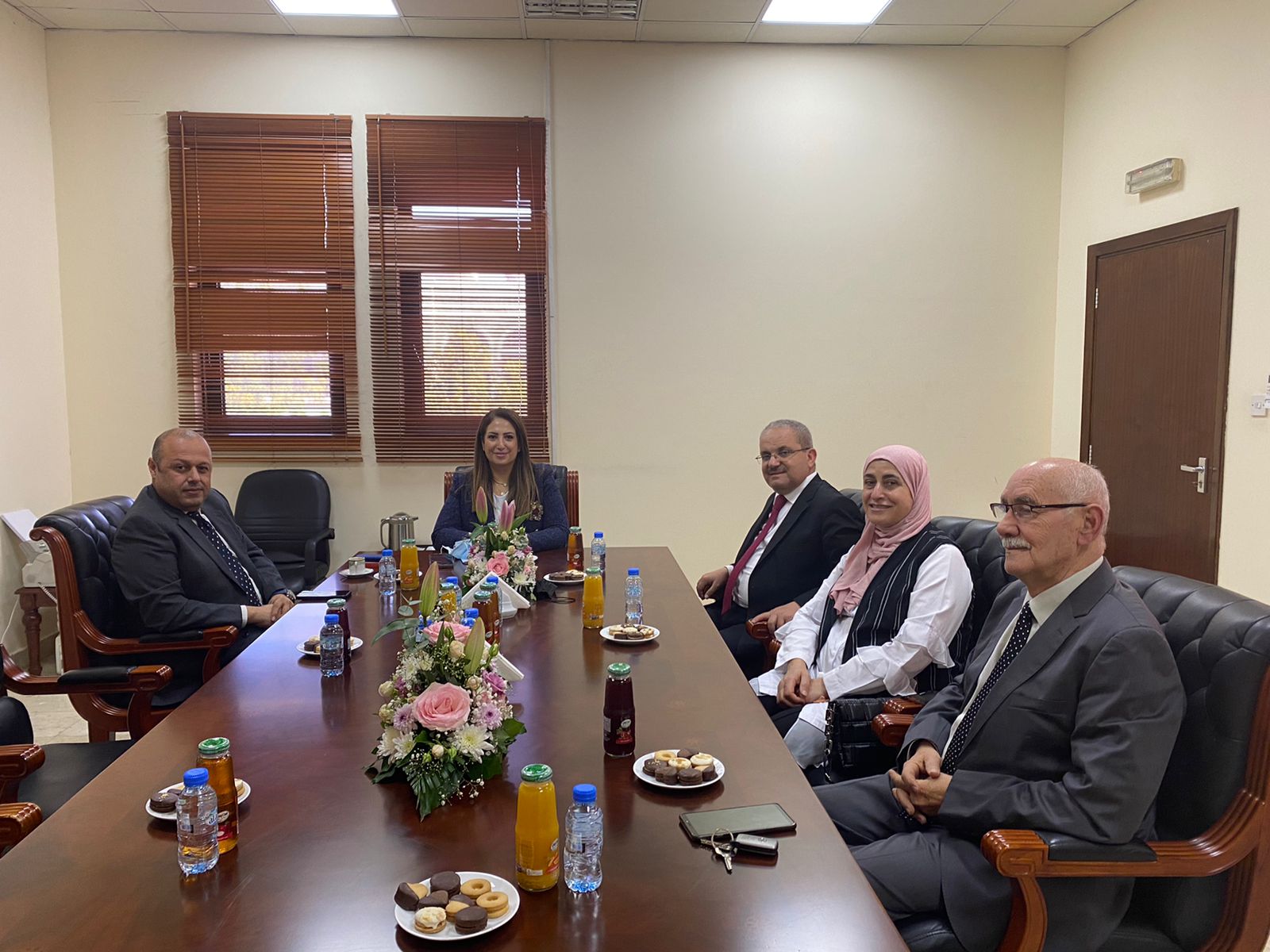 حاكمية جامعة جدارا تلتقي رئيس البعثة الدبلوماسية بالسفارة والجالية الأردنية في أبو ظبي والعين
