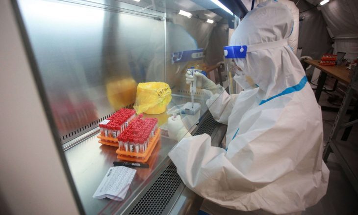 الصين تسجل 2532 إصابة جديدة بفيروس كورونا