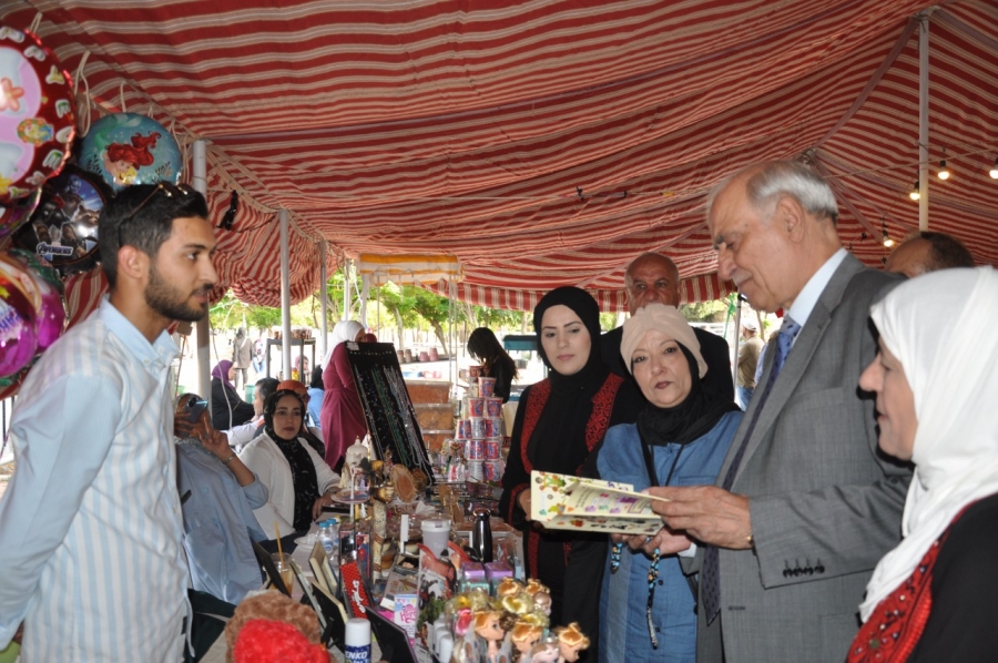 بازار خيري ومهرجان لإحياء التراث بحدائق الحسين بعمّان صور