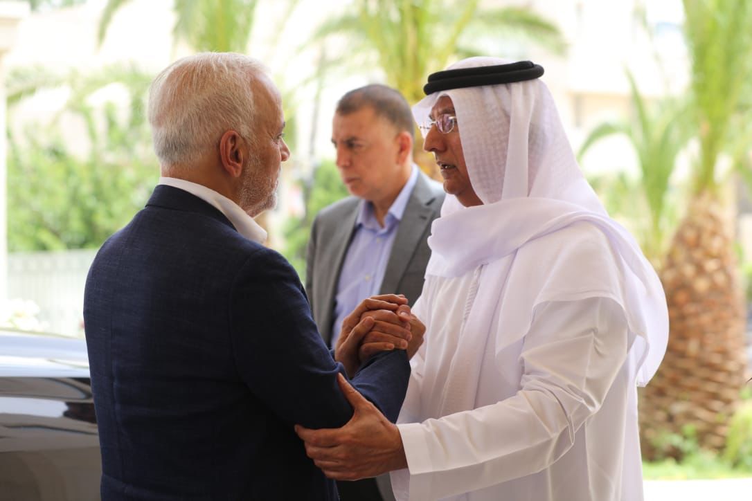 توافد المعزين إلى السفارة الإماراتية في عمّان لتقديم واجب العزاء بوفاة الشيخ خليفة بن زايد