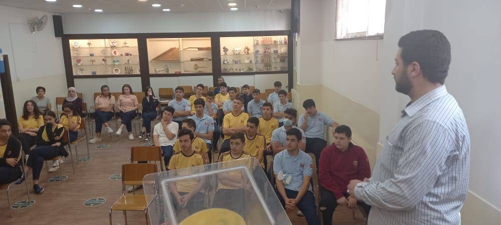{clean_title}