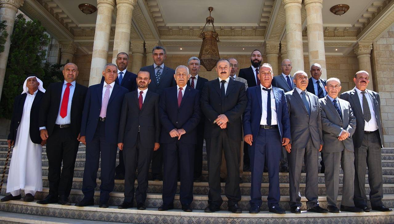 {clean_title}