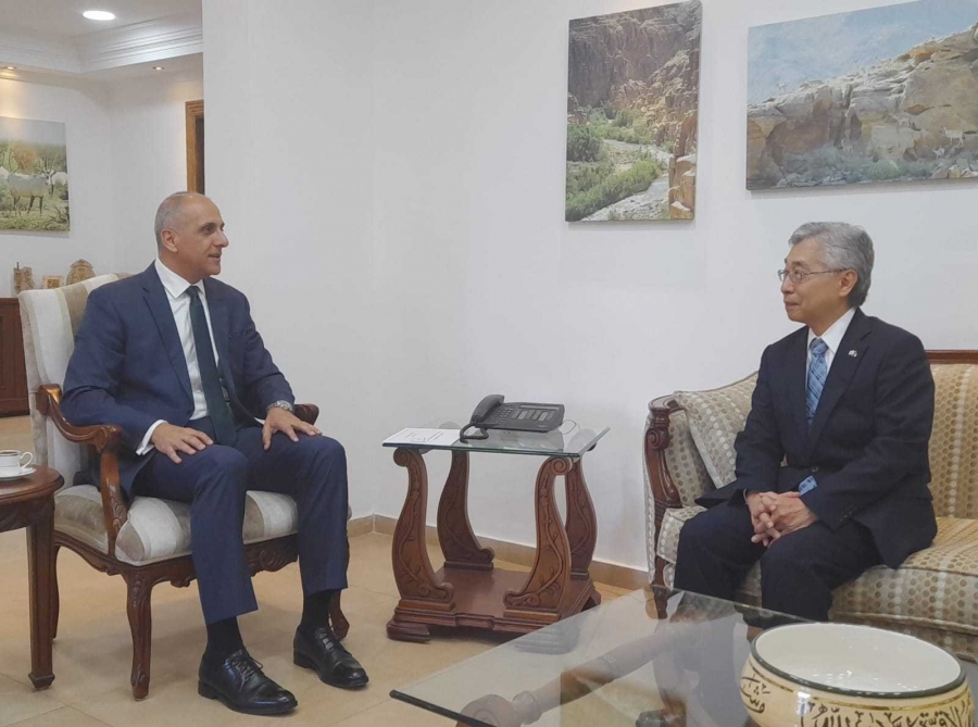 وزير البيئة يلتقي السفير الياباني لدى المملكة