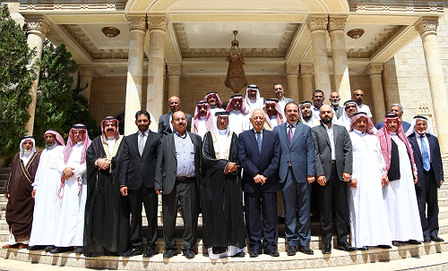 العيسوي يلتقي  في قصر بسمان العامر عدد من وجهاء وشباب عشيرة الدبايبة