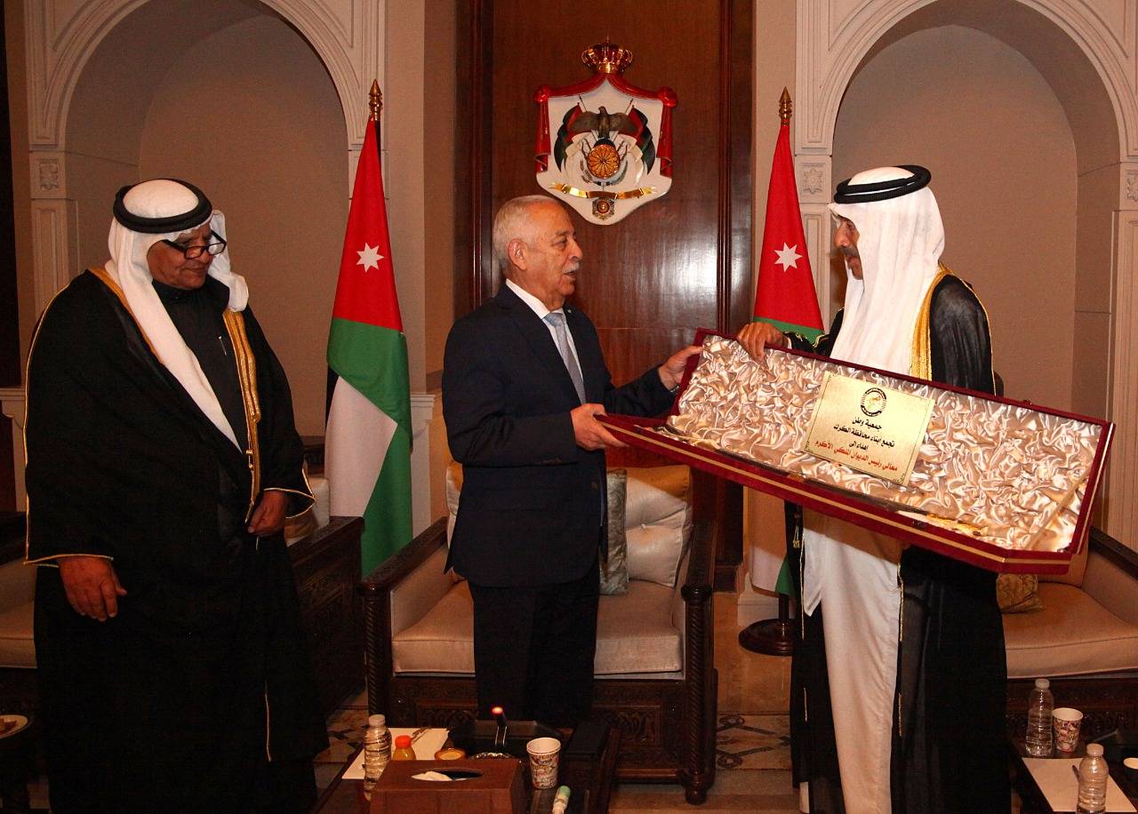 العيسوي يلتقي مجموعة من وجهاء وشيوخ محافظة الكرك