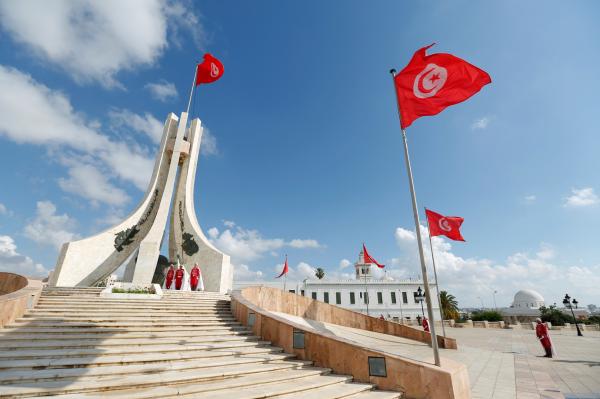 تونس تجميد أموال 41 شخصا لصلتهم بالإرهاب