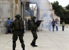 إصابة 5 مقدسيين في اعتداء لقوات الاحتلال على المصلين عند باب الأسباط
