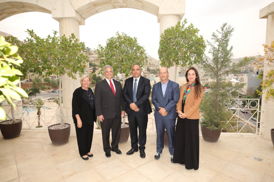 امين عمان يلتقي عمدة مدينة اوستن ويبحث معه تعزيز التعاون بين مدينتي عمان واوستن
