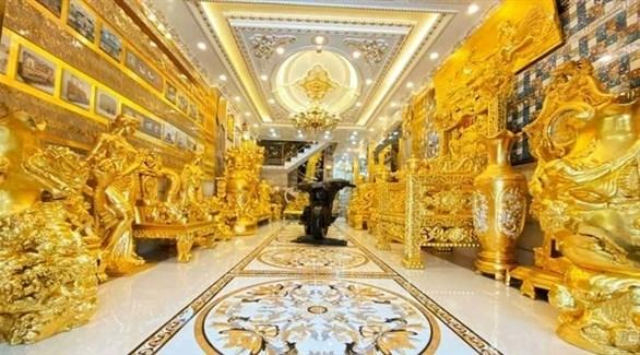 رجل أعمال فيتنامي يبني منزلاً من الذهب لجذب السياح