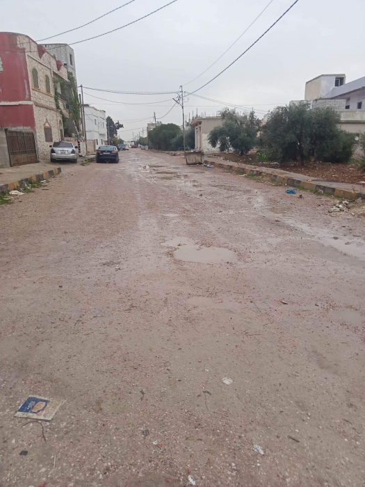 أهالي عمراوة شوارع القرية متهالكة وخطرة ٠٠ و م.الشبول سيتم إصلاحها خلال ايام