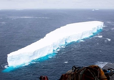 جبل جليدي مساحته 1550 كلم مربع ينفصل عن القارة القطبية الجنوبية