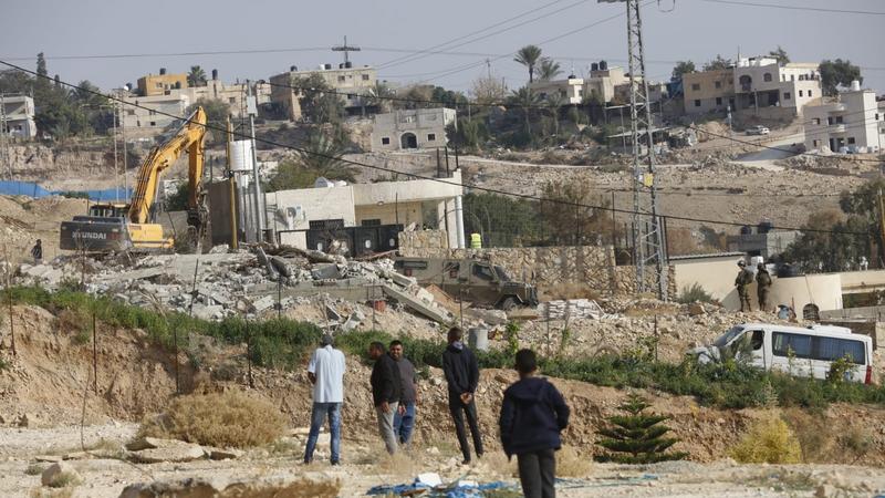 الاحتلال يهدم 6 منازل غربي أريحا وجنوبي الخليل