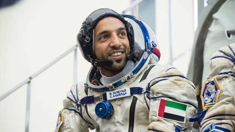 كيف احتفل رائد الفضاء الإماراتي ببداية شهر رمضان من المحطة الفضائية؟