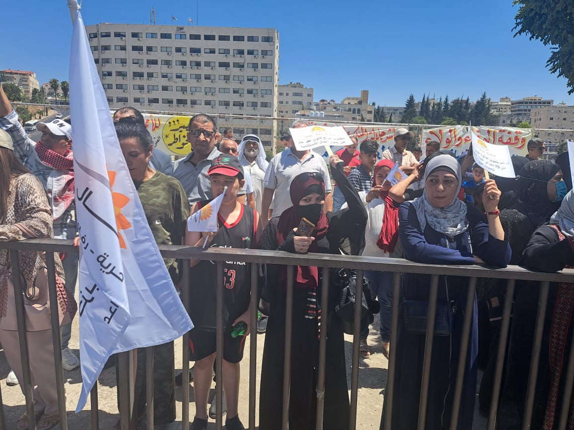 {clean_title}
