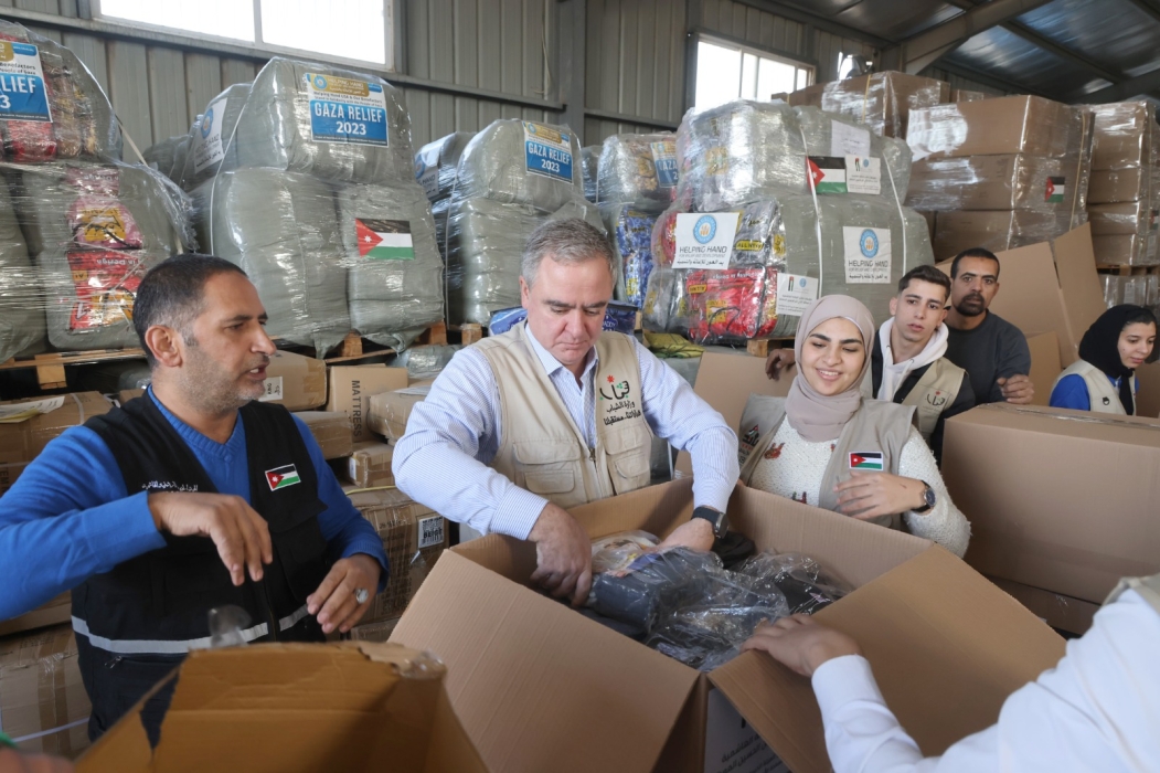 وزارة الشباب والهيئة الخيرية الأردنية الهاشمية تنظمان حملة تطوعية لدعم الأشقاء في غزة