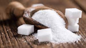 هل تناول السكر يجعلك تشعر بالعطش؟
