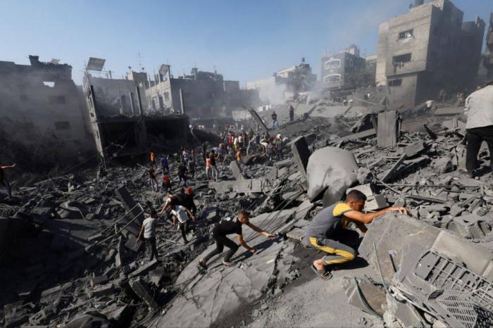 15 شهيدا وعشرات الجرحى جراء قصف الاحتلال نادي الشجاعية بغزة