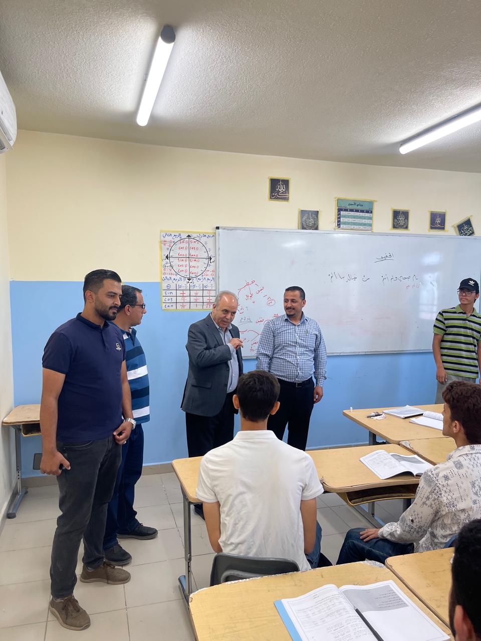 وزير التربية والتعليم يتفقد عددًا من مدارس محافظة العقبة