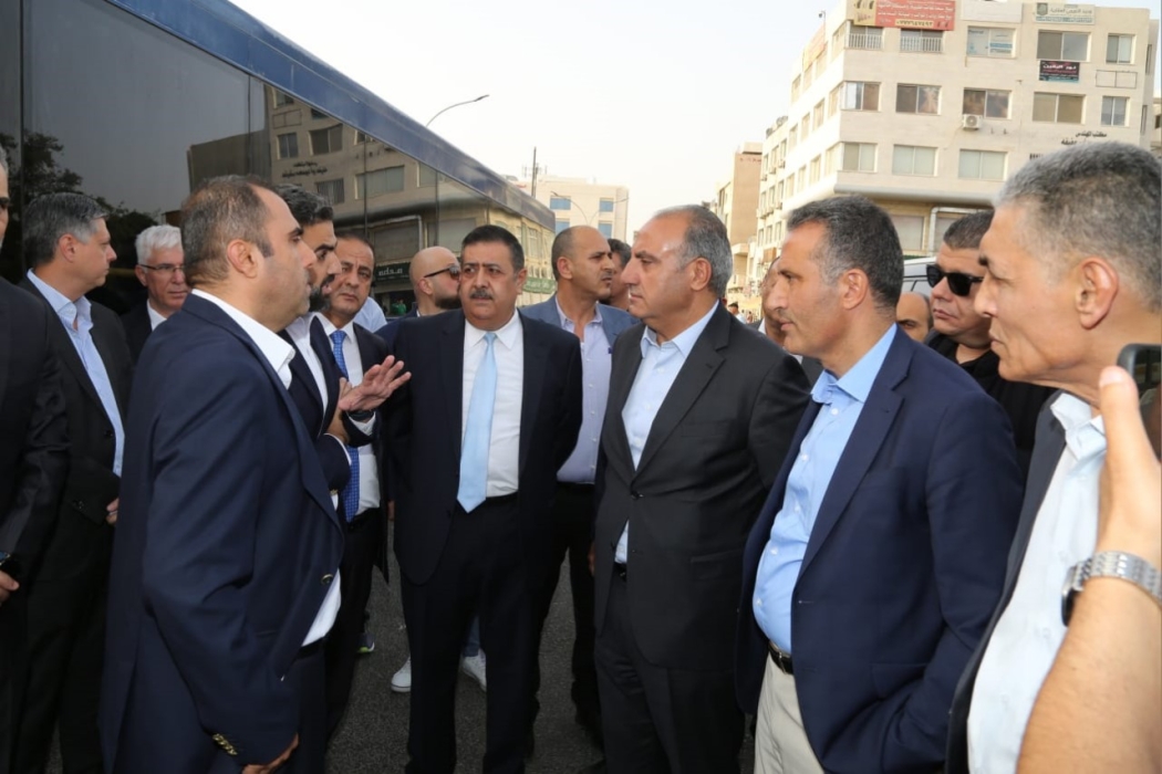 امين عمان ورئيس مجلس مفوضي سلطة العقبة الاقتصادية يطلقان أنظمة النقل الذكي