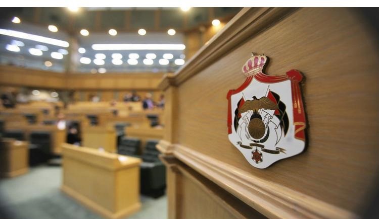 العمل النيابية ونقابة الصحفيين تبحثان معدل الضمان