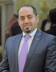 حين يصبح الضجيج حقيقةً بديلة ... تأملات في مصير الإنسان المعاصر