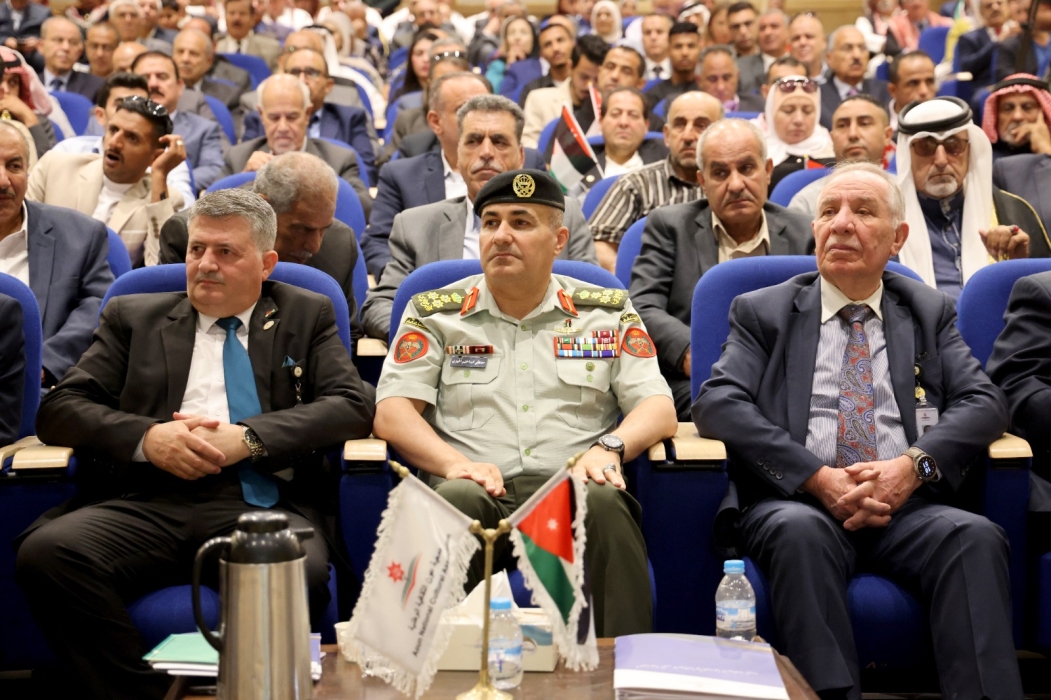 مندوباً عن رئيس هيئة الأركان المشتركة... مدير الإعلام العسكري يرعى احتفال جمعية عون الثقافية بعيد الاستقلال وإطلاق مبادرة بصمة وفاء للآباء والأجداد