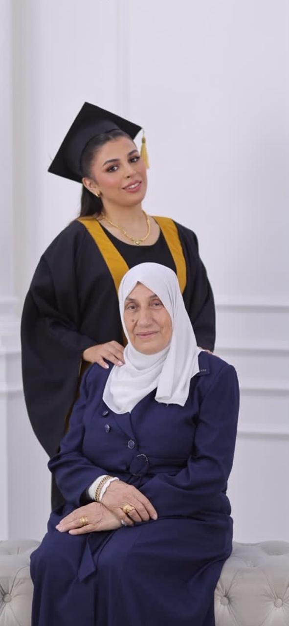 تقى بهاء الدين العوايشة الف مبروك التخرج