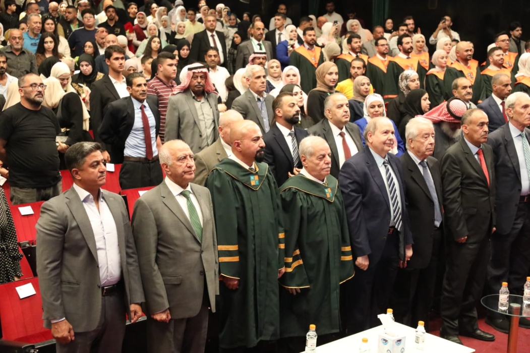 د. عون الخصاونة يرعى حفل تخريج فوج النشامى للكلية الجامعية الوطنية للتكنولوجيا